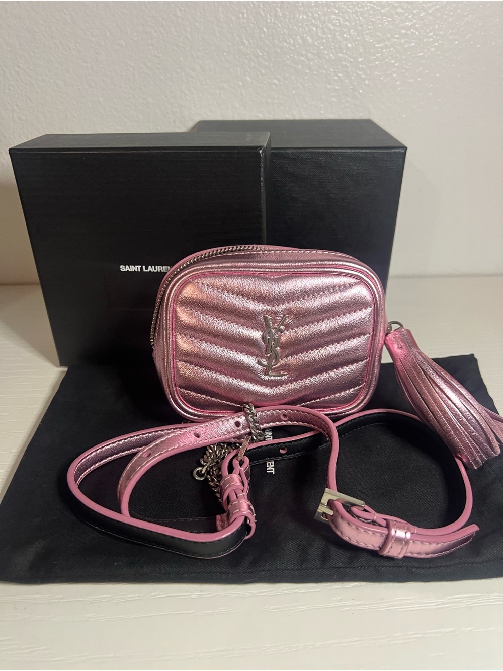 Saint Laurent Metallic Pink Quilted Lou Camera Bag with Tassel - Picture 2 of 16